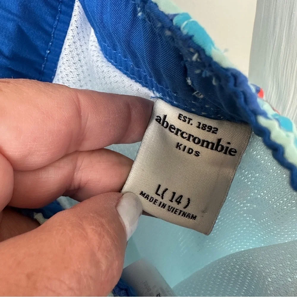 Abercrombie Kids Blue and White Board Shorts Quick-Dry Swim Size Large 14